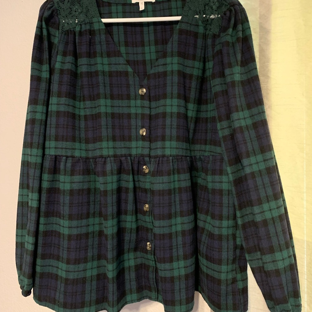 Green plaid flowy blouse